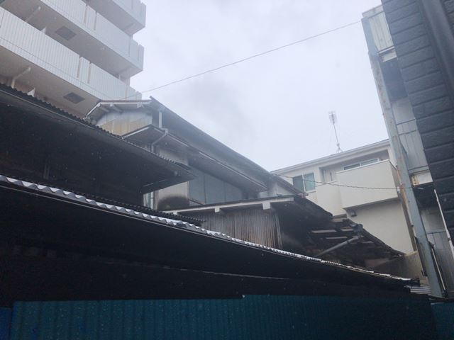 木造2階建て解体工事(神奈川県横浜市南区大橋町)　工事中の様子です。